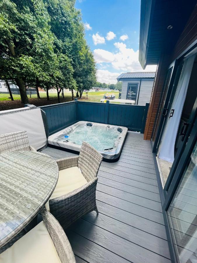 Fir Tree Lodge With Hot Tub York Zewnętrze zdjęcie
